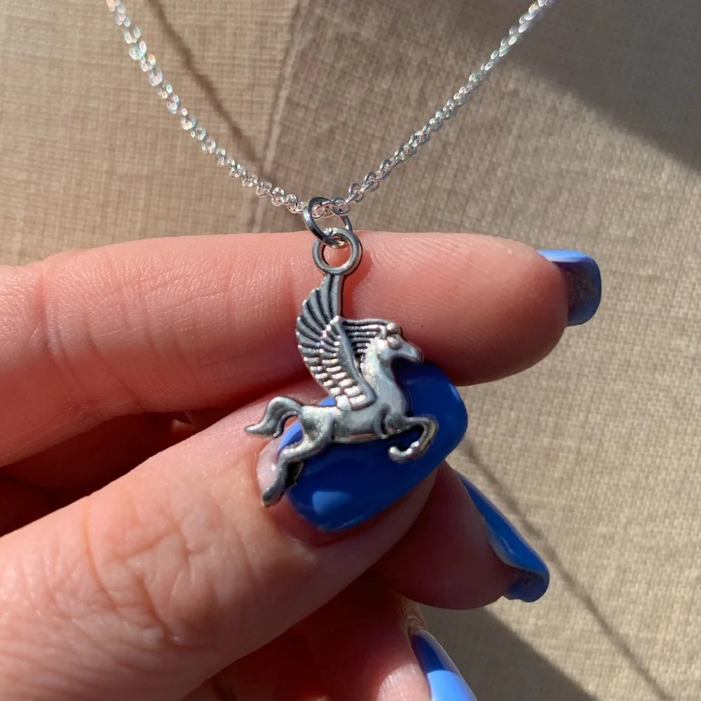 NWT Sterling Silver Plated Chain & Pegasus Horse Alloy Metal Charm Necklace - Picture 4 of 13